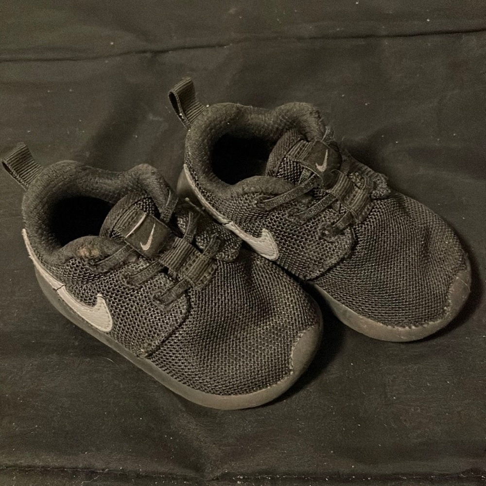 Toddler Nike Roshes